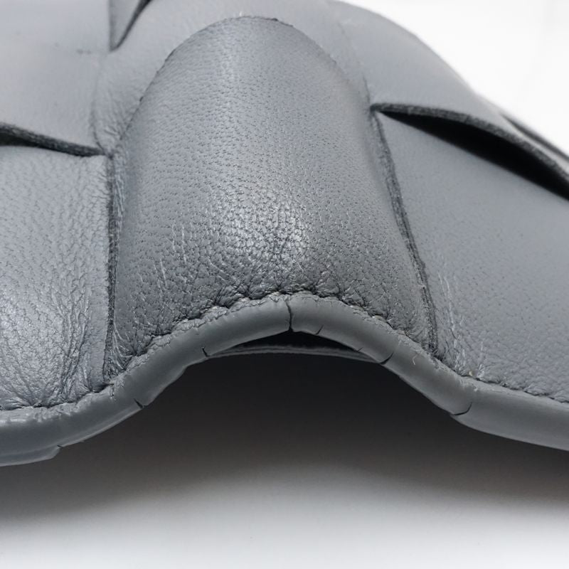 【中古】BOTTEGAVENETA ボッテガヴェネタ 二つ折り財布 マキシイントレチャート スモールカセットウォレット レザー グレー レディース /182007