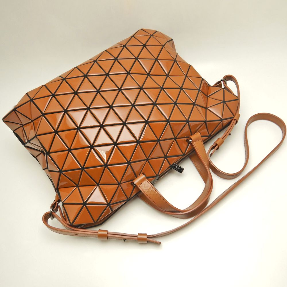 ISSEY MIYAKE イッセイミヤケ バオバオ 2WAY ハンドバッグ パテントレザー ブラウン レディース /253479【中古】