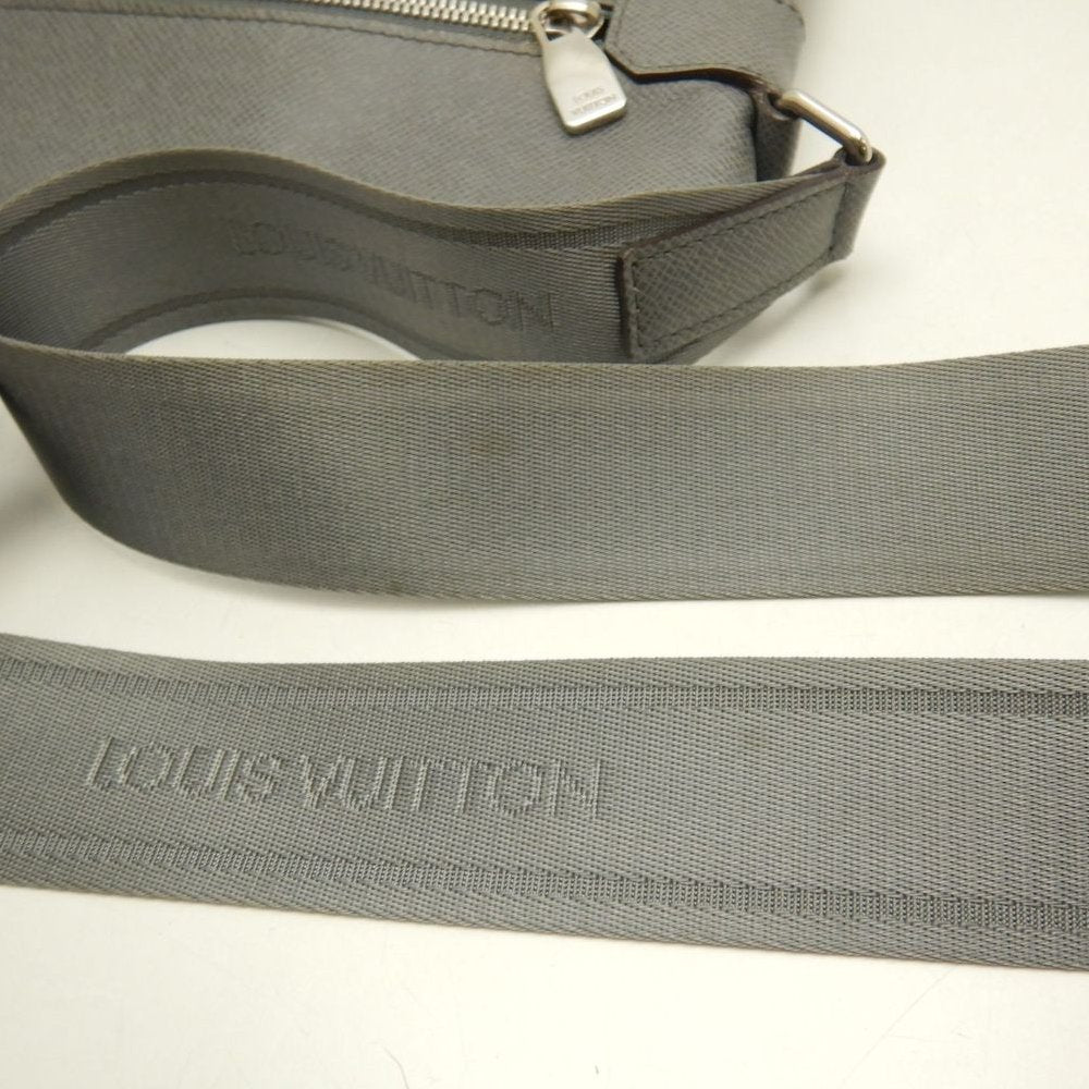 LOUIS VUITTON ルイヴィトン タイガ サシャ M32630 ショルダーバッグ グラシエ メンズ /253877【中古】