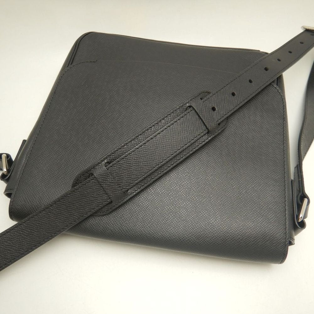 LOUIS VUITTON ルイヴィトン タイガ ロマンPM M32726 ショルダーバッグ ノワール メンズ /253893【中古】