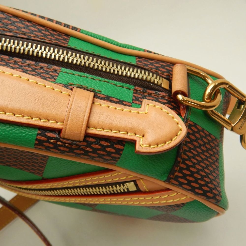 LOUIS VUITTON ルイヴィトン ダミエポップ チェスメッセンジャー N40563 ショルダーバッグ ヴェール レディース /253894【中古】
