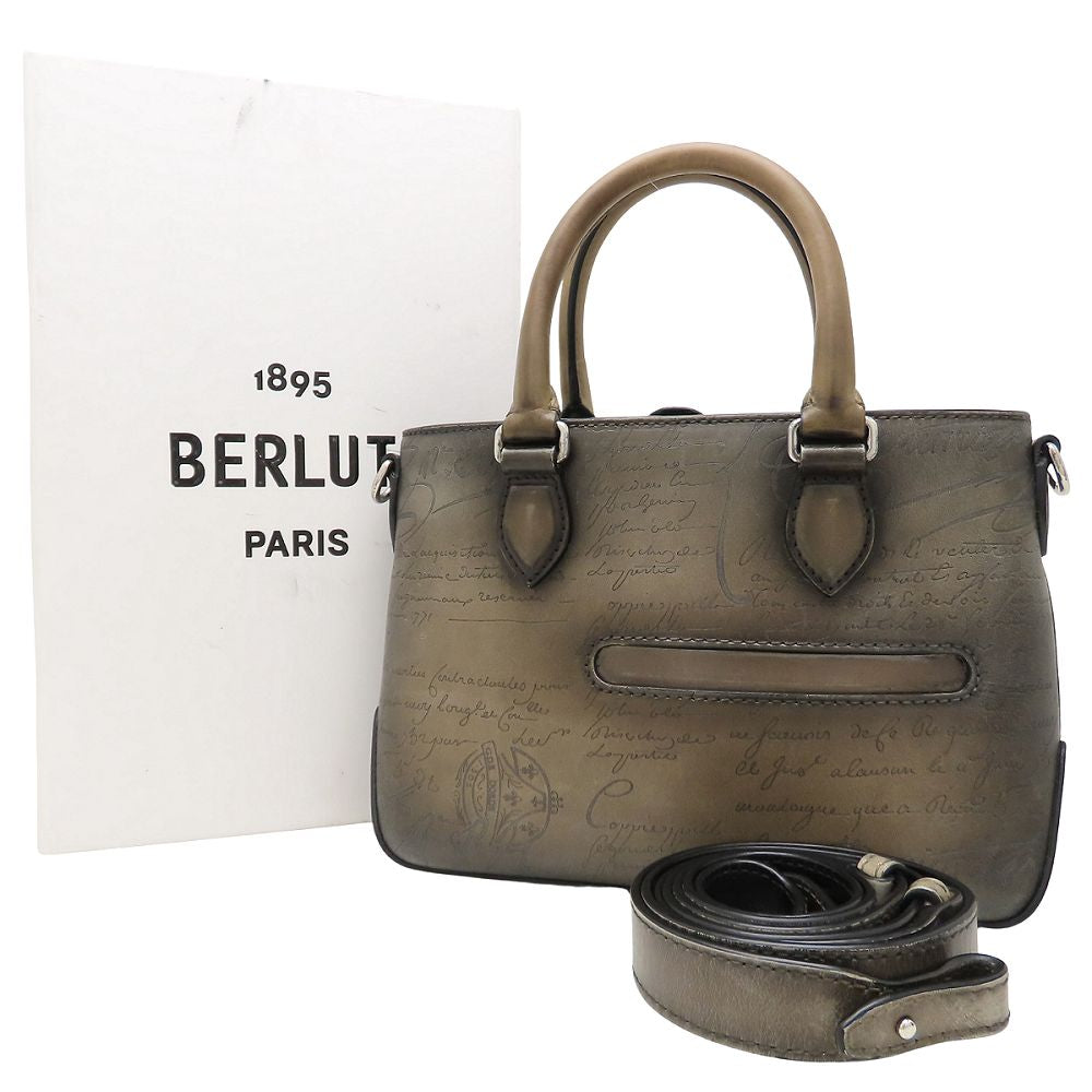 Berluti ベルルッティ トゥジュール ガリバー メッセンジャー ハンドバッグ カリグラフィ スクリットレザー Sandstorm カーキ系 レディース/353318【中古】